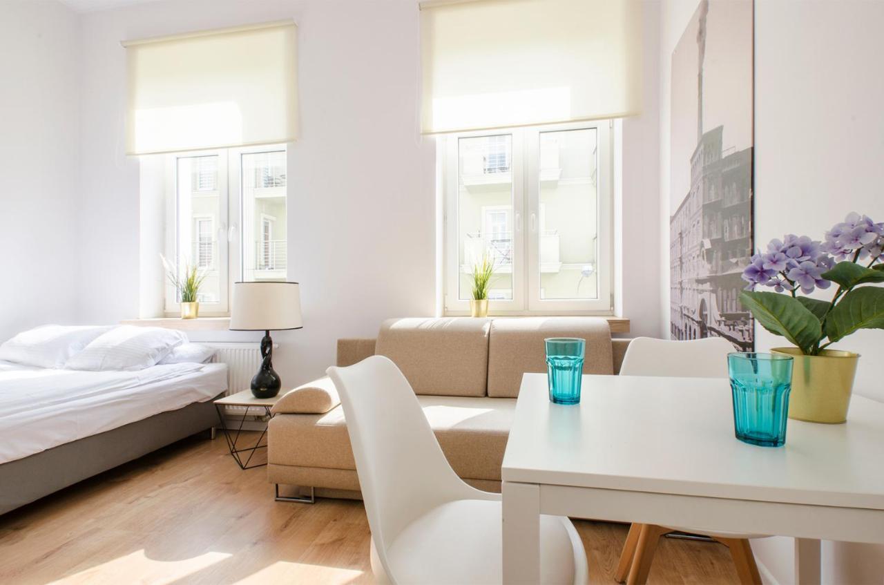 Cozy On Sierpnia Street Apartament
