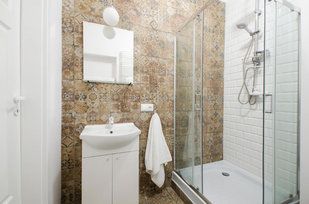 Cozy On Sierpnia Street Apartment