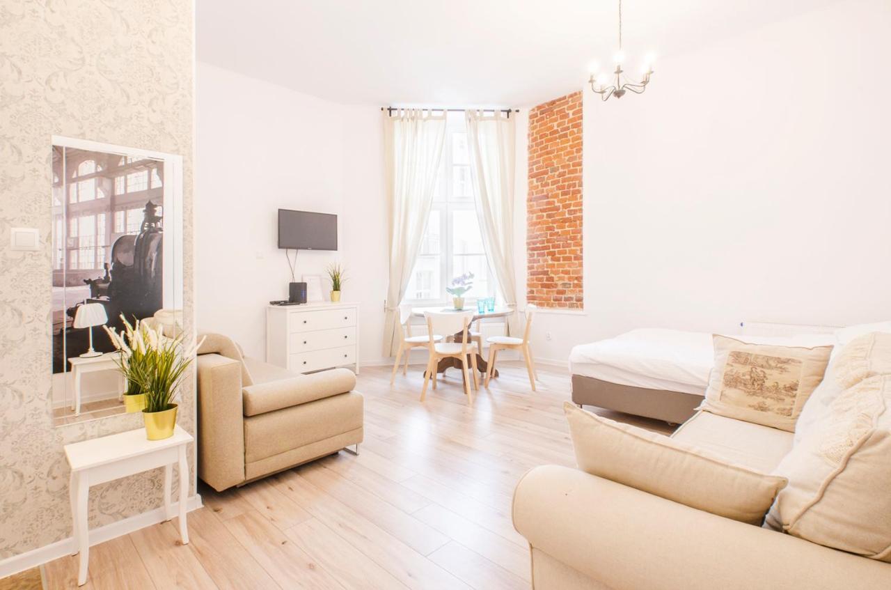 Apartment Cozy On Sierpnia Street *