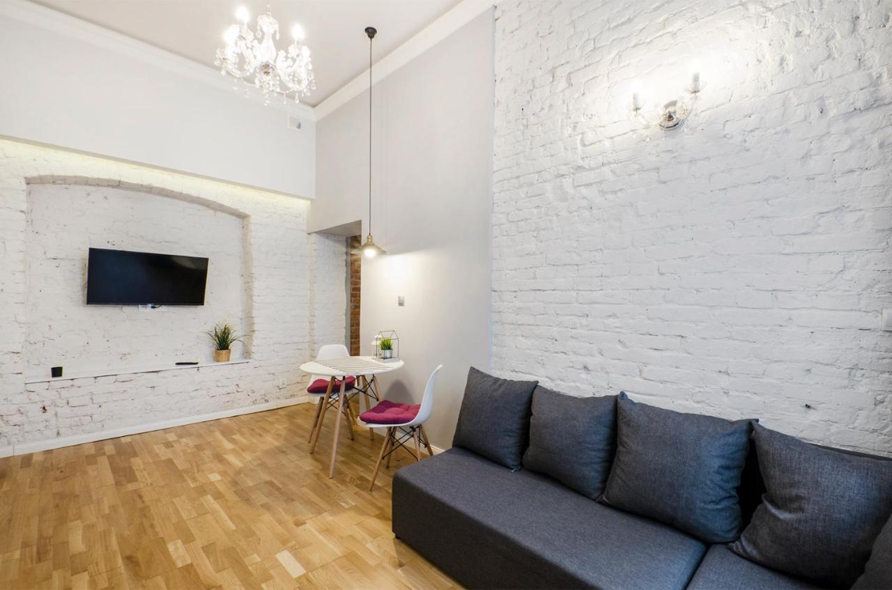 Apartament Cozy On Sierpnia Street *